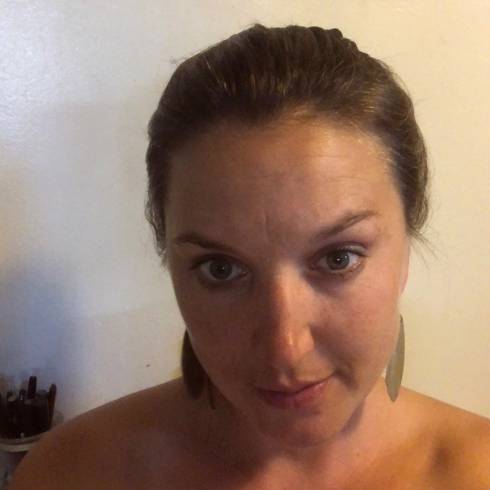 Meet your Posher, Claire